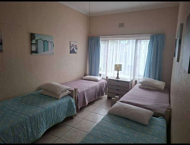 3 BEDROOM DUPLEX FOR SALE IN UVONGO BEACH